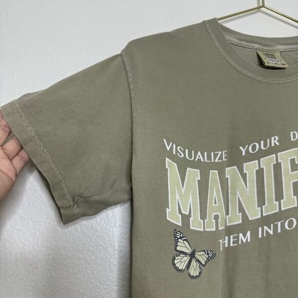 Comfort Colors Shirt Small Dreams Manifest Butterfly Graphic Short Sleeve - Picture 5 of 7